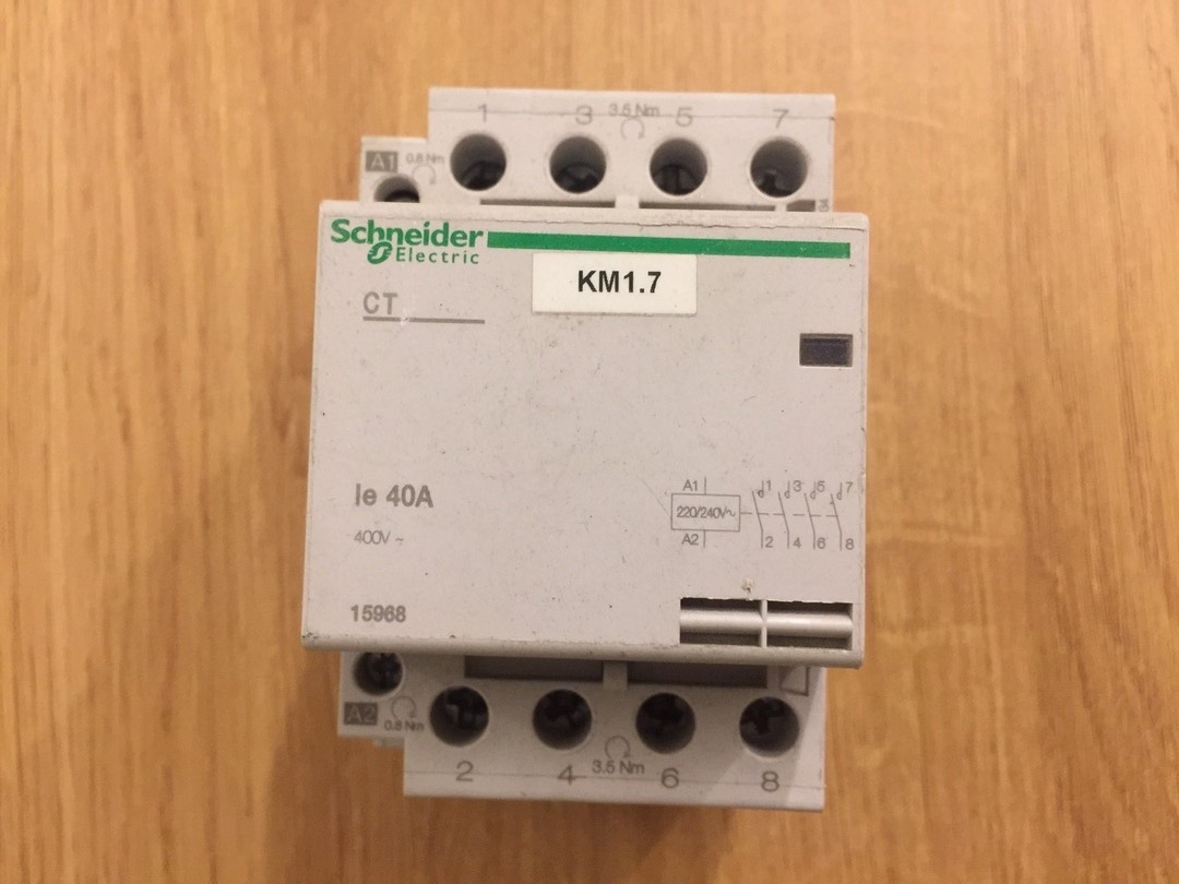 400 10 c. 400 10 c. Ba47-100 iek. 400 10 c. Масляный трансформатор с вентиляторами.