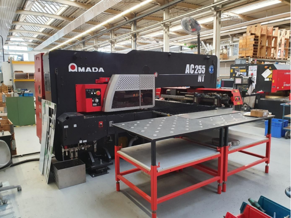 Amada AC 255 NT Перфоратор с ЧПУ