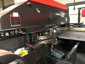 Amada Vipros 358 Q Высечной станок с ЧПУ