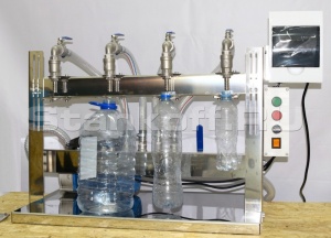 Аппарат розлива жидкостей без газа Filler-4F-IMP