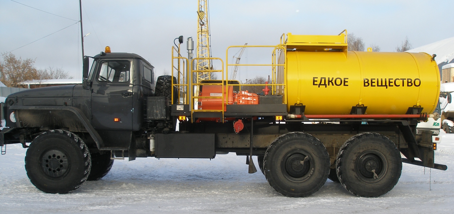 Агрегат кислотной обработки скважин анц 32 50