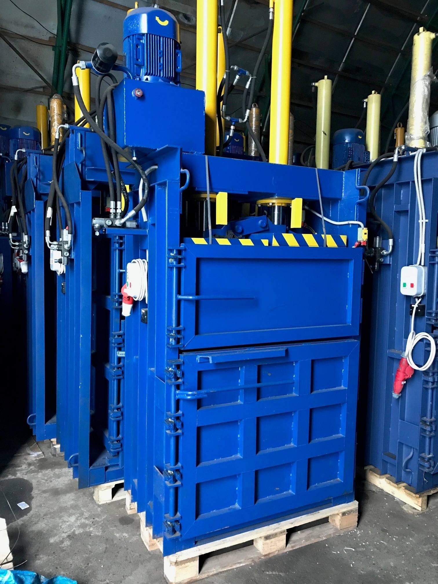 Пресс для макулатуры, пленки, пэт, бигбэги мкр, ящиков и