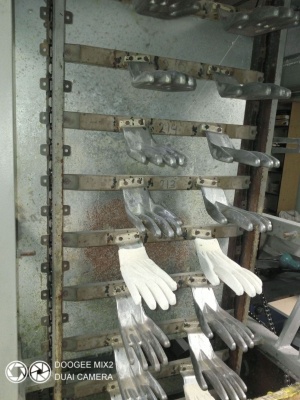 Установка нанесения латекса на рабочую перчатку Л2Л0 - 250-3