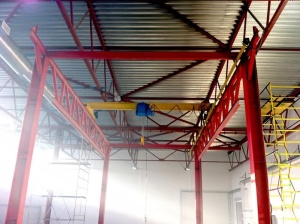 Монтаж крановой эстакады для мостового крана, кран-балки