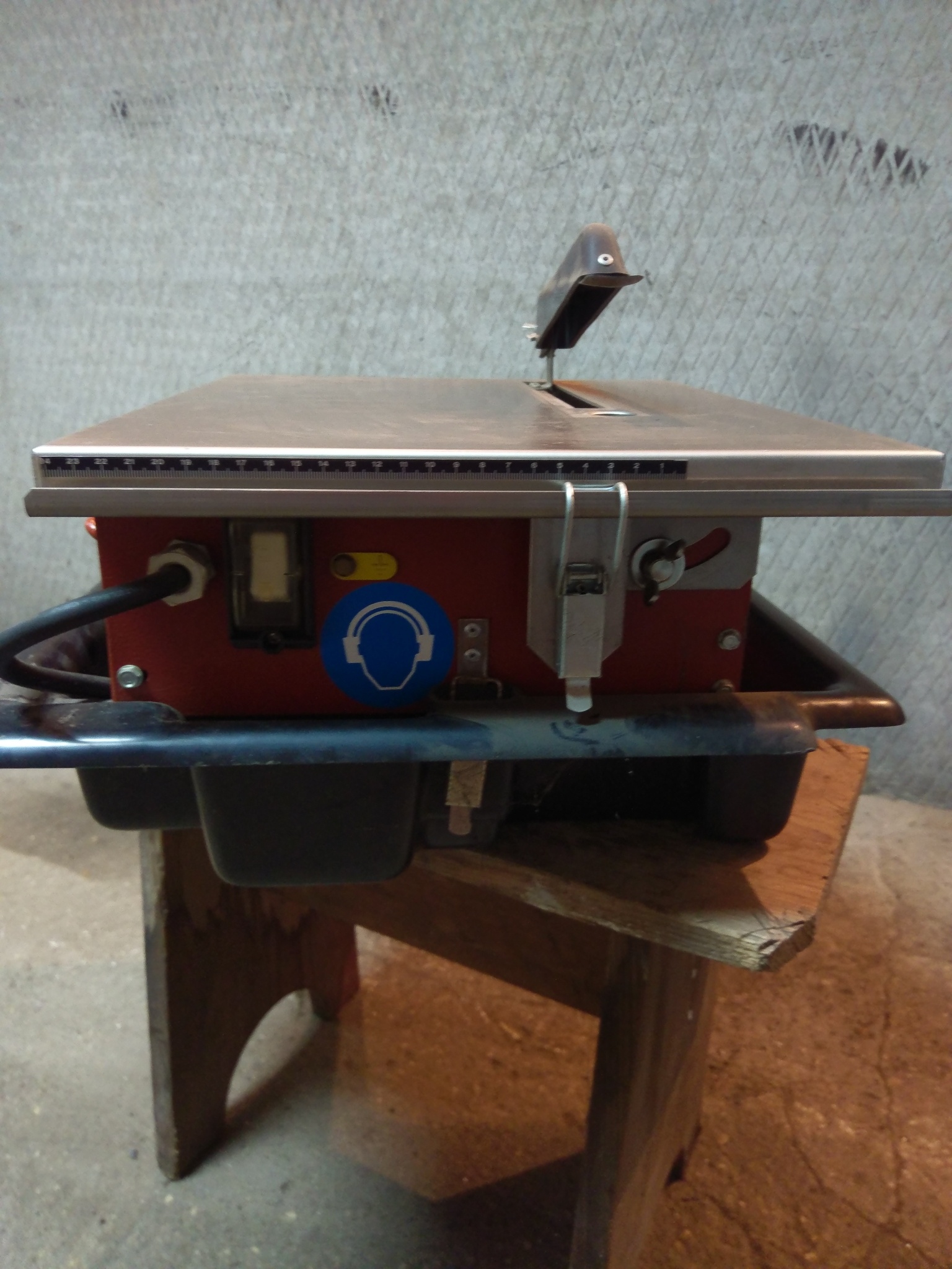 Плиткорез электрический с водяным охлаждением Б/У - Биржа оборудования .