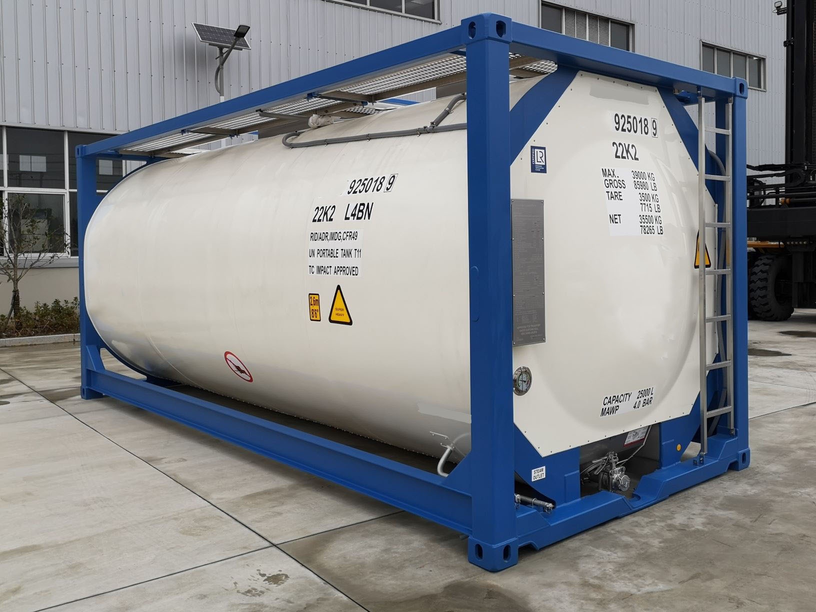 контейнер-цистерна для перевозки метанола sarf 011024 китай. склад танк контейнеров. Iso танк контейнеры. контейнеры нефтепродукты. танк-контейнер 20 футов.