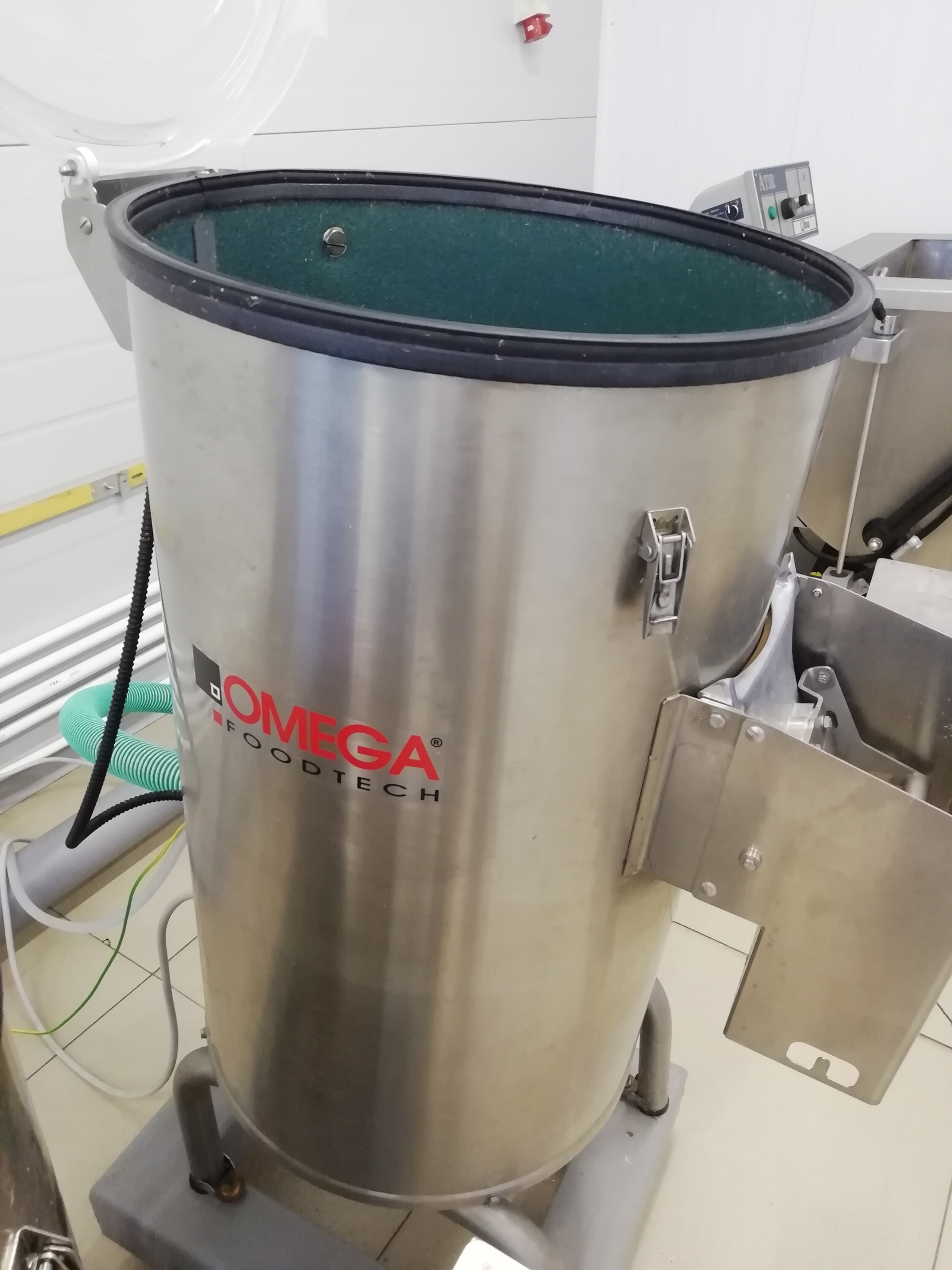 Картофелечистка C/E PP30T объем загрузки 30 кг 380В купить Б/У в ...