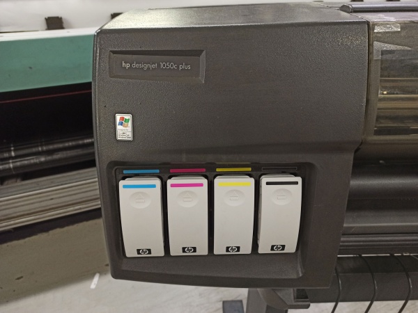 Плоттер HP DesignJet 1050C plus