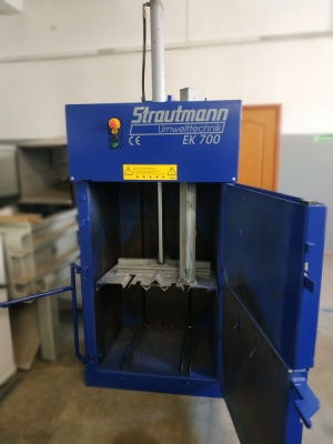 гидравлический пресс Strautmann EK 700 для макулатуры (картон, бумага), плёнки, пластика