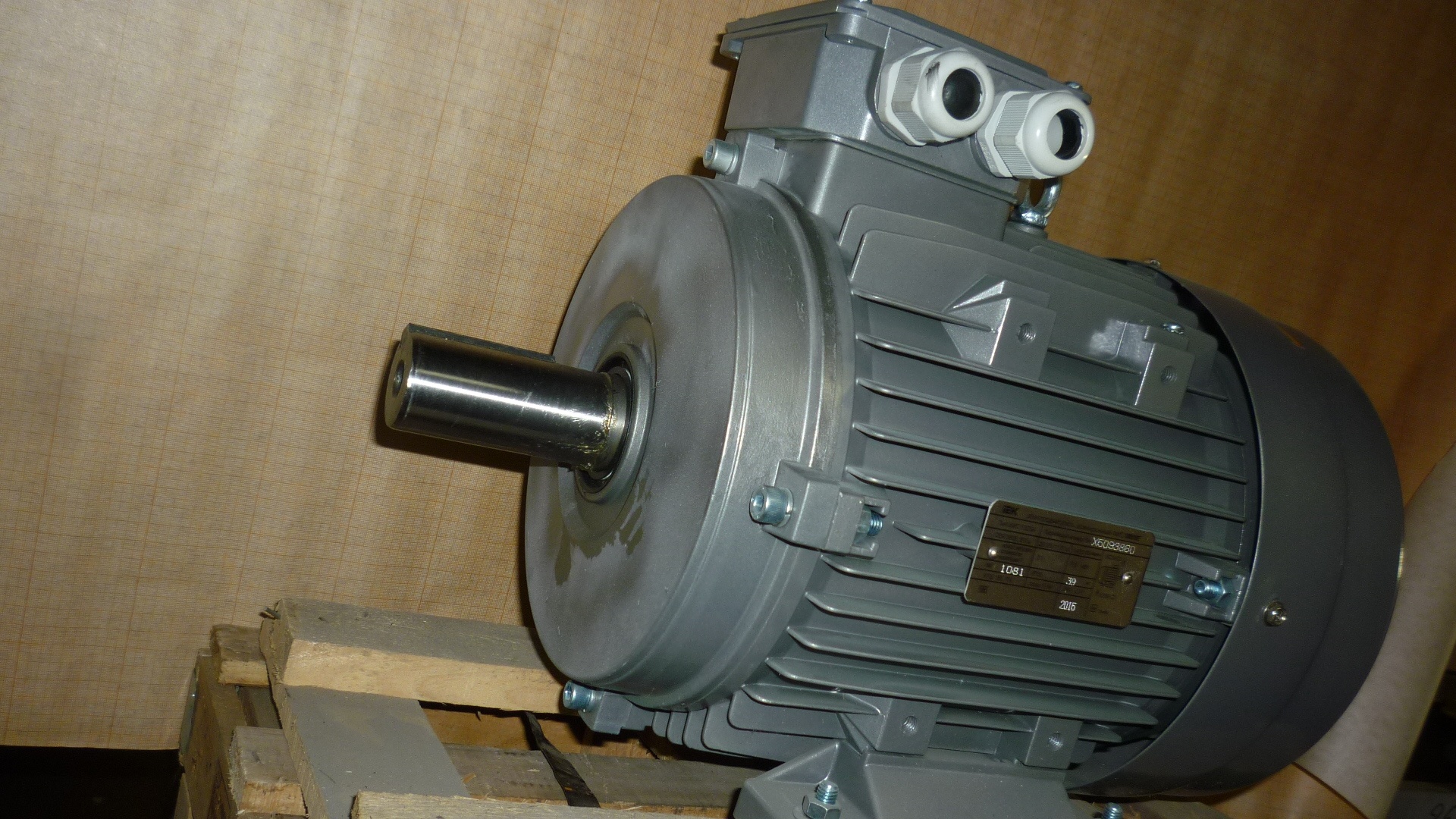 Im3081 1410 об/мин. Аисе 90s4у2 исп 2181. Исп электродвигатель. Электродвигатель аис 80 в2 1. Электродвигатель аир80-в4-1081, 1,5квт, 1500об/мин.