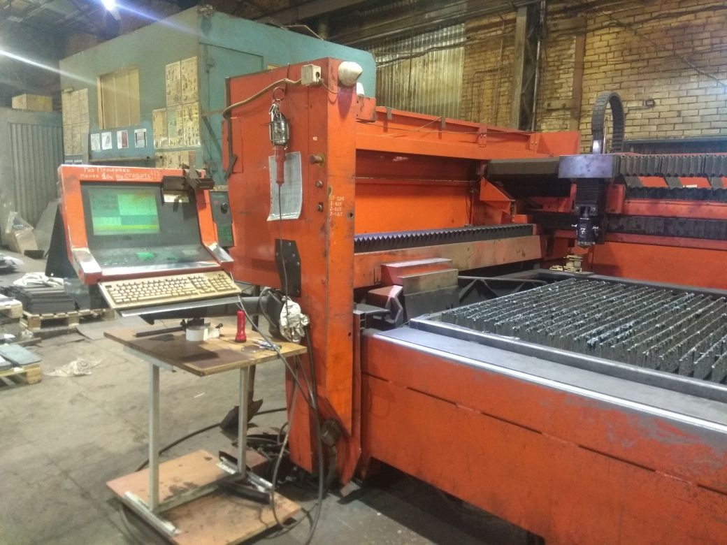 stanok lazernoj rezki metalla bystronic