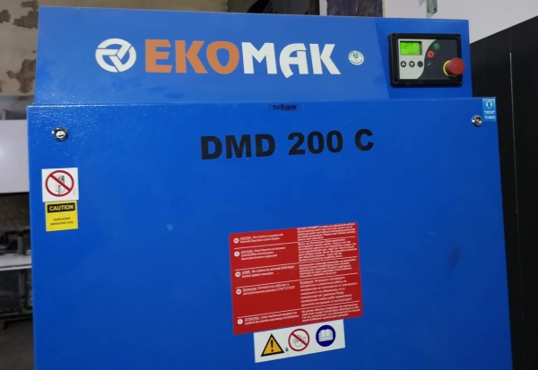 Винтовой компрессор на ресивере Ekomak DMD 200 CR 10