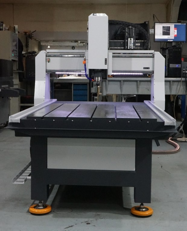 портальный фрезерный станок по металлу. портальный сверлильный станок с чпу по металлу. портальный фрезерный станок по металлу. фрезерный станок металлообработка чпу км520. двухколонный портальный станок kafo bmc-2015.