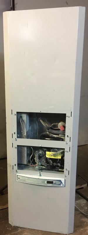 Промышленный холодильник для электрошкафов McLean Midwest M52-1026-053
