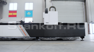 Оптоволоконный лазерный станок по металлу XTC-1530H/1500 Raycus