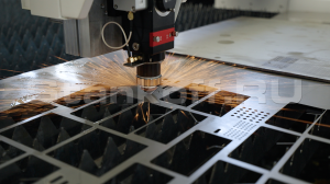 Оптоволоконный лазерный станок по металлу XTC-1530H/1500 Raycus