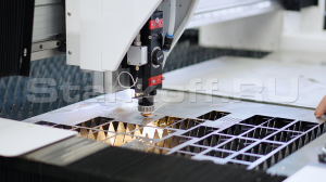 Оптоволоконный лазерный станок по металлу XTC-1530H/1500 Raycus