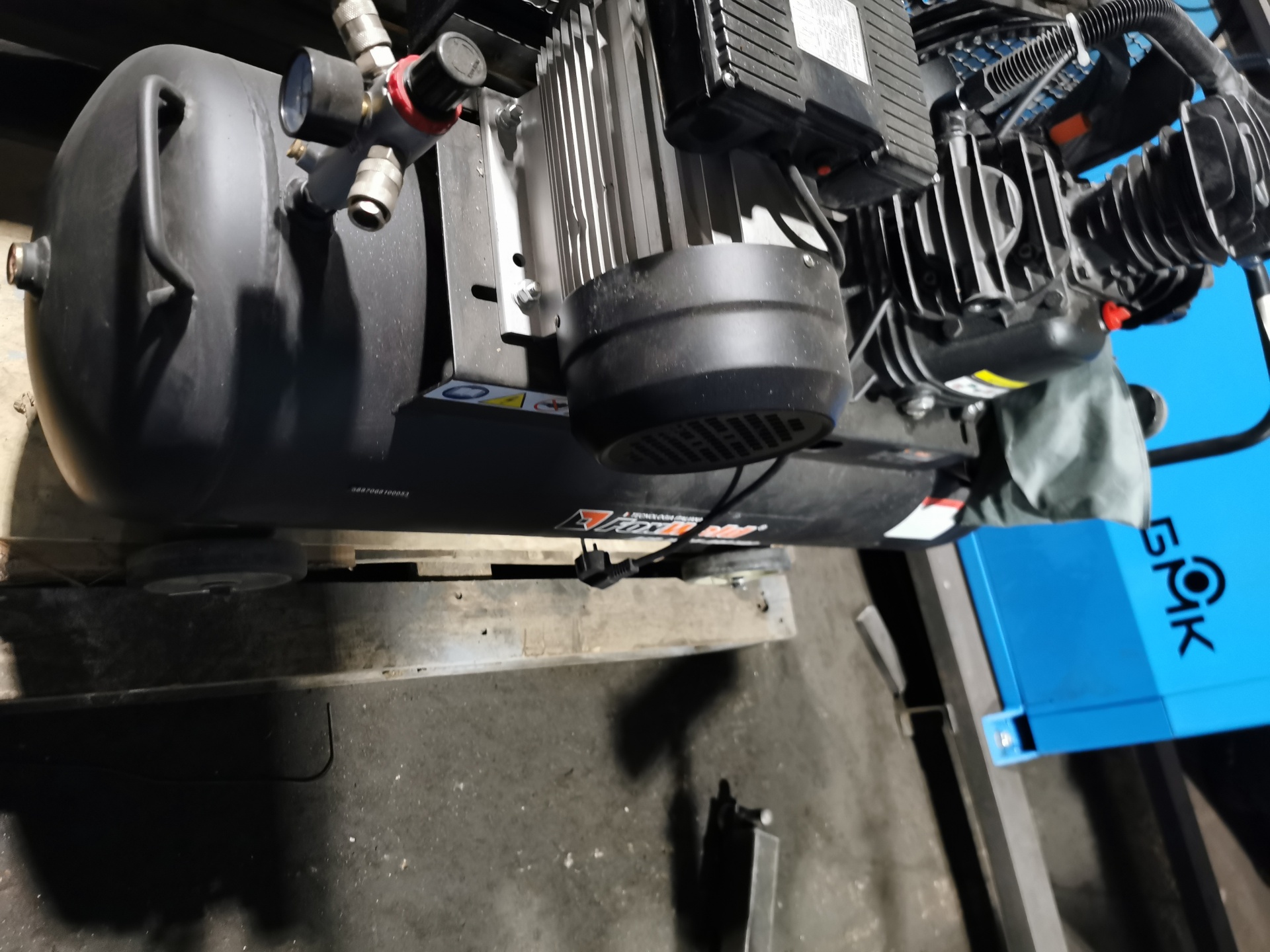 Foxweld aeromax 480 100. Длина приводного ремня для ременного компрессора foxweld aeromax 420/100.