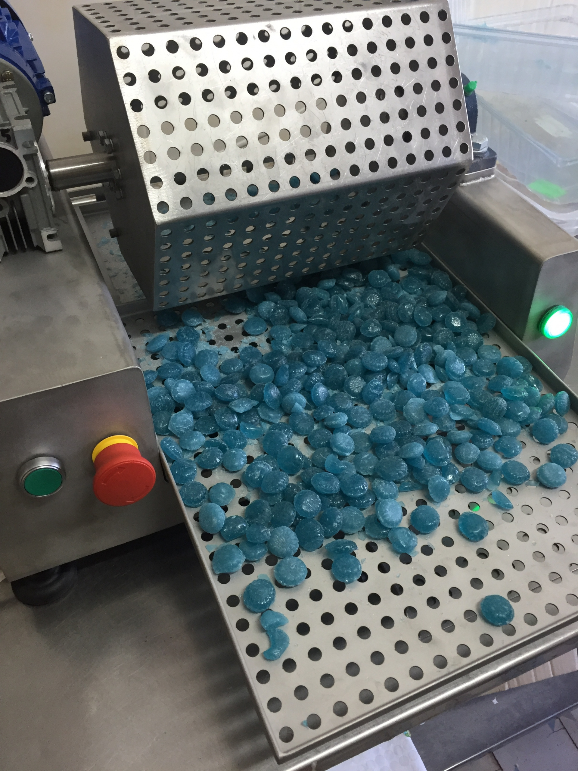 Галтовочная машина (Tumbling machine) для удаления облоя карамели ...