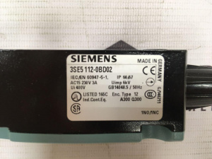Позиционный выключатель Siemens 3SE5112-0BD02