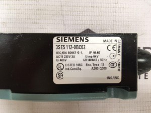 Позиционный выключатель Siemens 3SE5112-0BC02