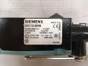 Позиционный выключатель Siemens 3SE5112-0BH50