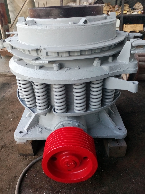 конусную дробилку КСД-600 с приводом и маслостанцией на раме с ...