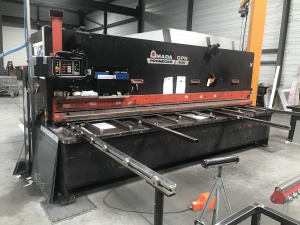 Amada GPN 840 Гидравлические гильотинные ножницы