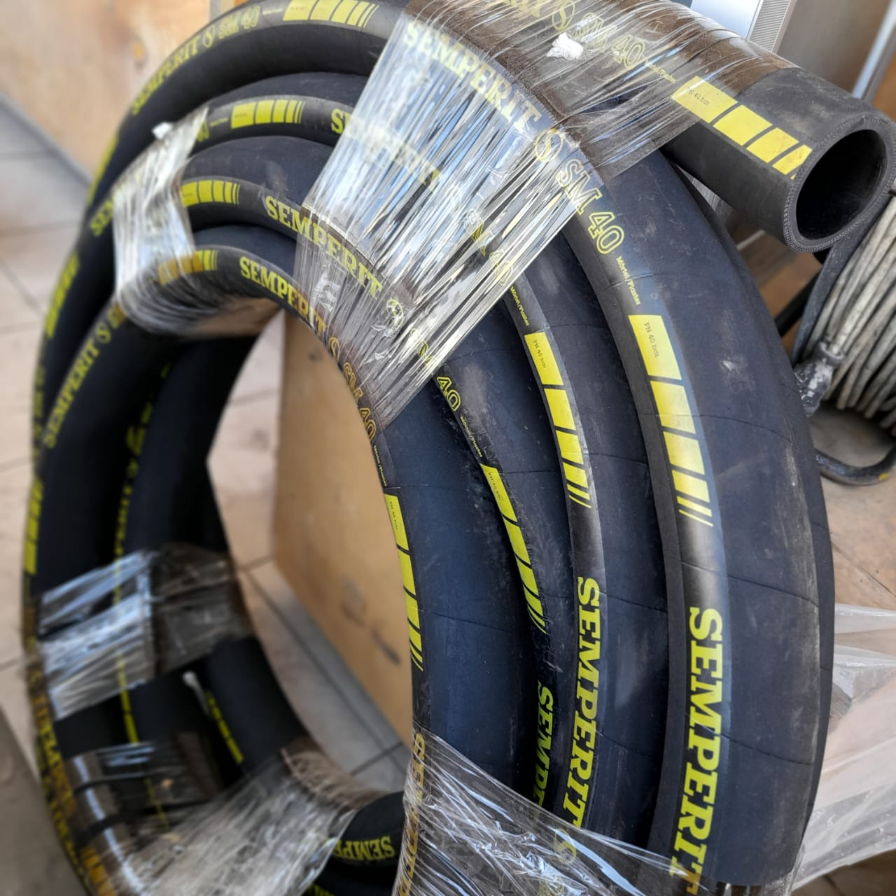 шланг напорно всасывающий 65мм. шланг для растворонасоса 65 semperit. шланги на пневмонагнетатель 100мм. шланг 65 диаметр. рукав напорный ш(viii)-16-25-41.