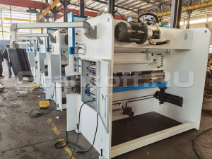 Гидравлический листогибочный пресс MetalTec HBM 40/2500