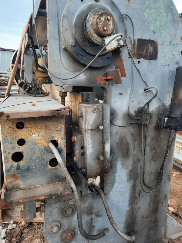 Гильотина для рубки листов металлических купить Б/У в Екатеринбурге по ...