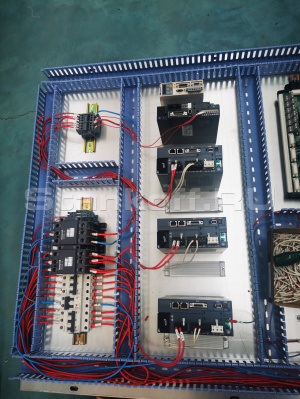 Оптоволоконный лазерный станок по металлу STL-1530FP/2000 Raycus