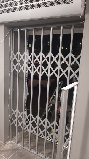 Розсувні решітки металеві на двері вікна балкони вітрини Виробництво і монтаж по всій Україні