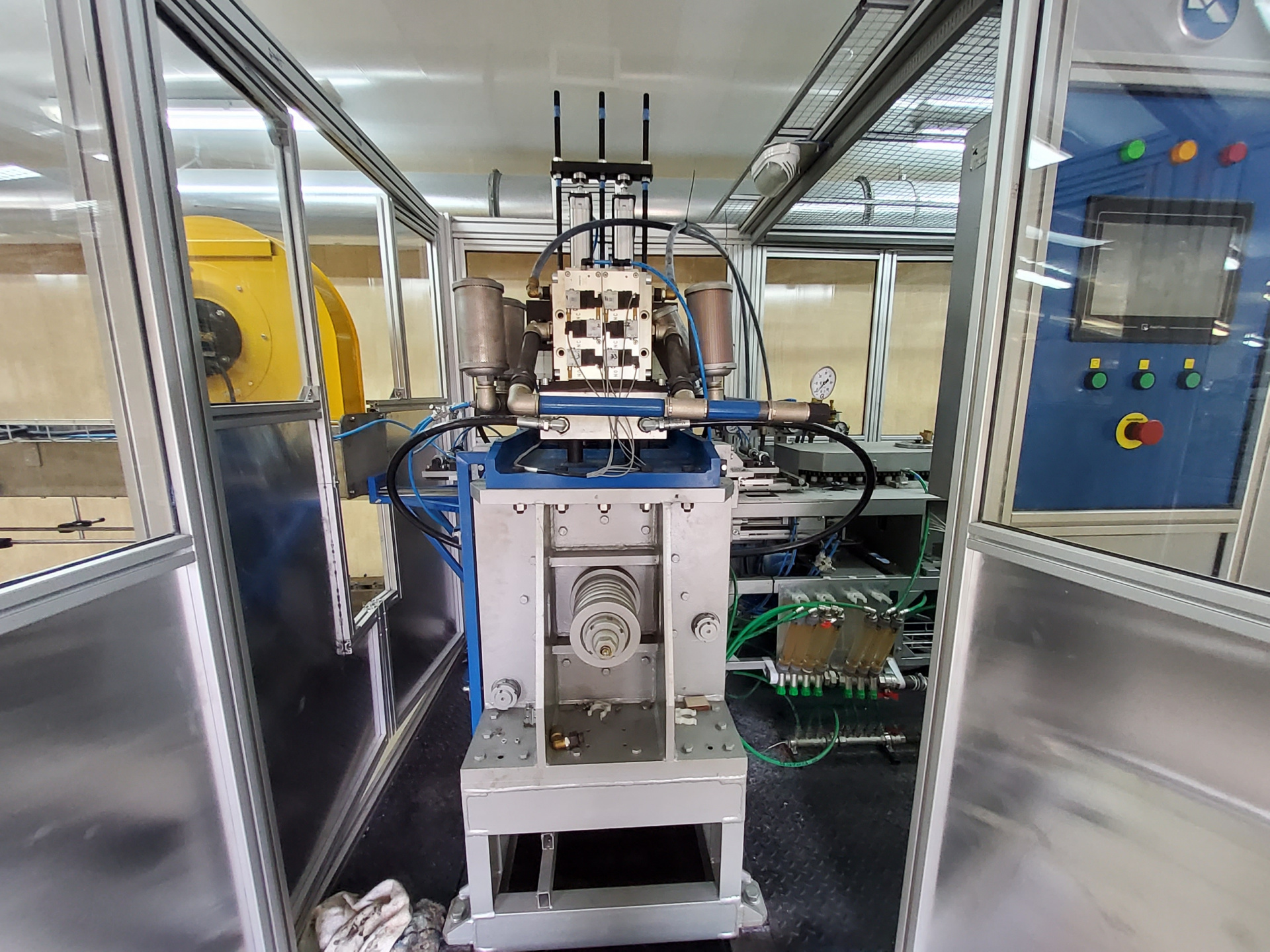 Автомат выдува пэт бутылок купить Б/У в Москве по цене 2 800 000 руб ...