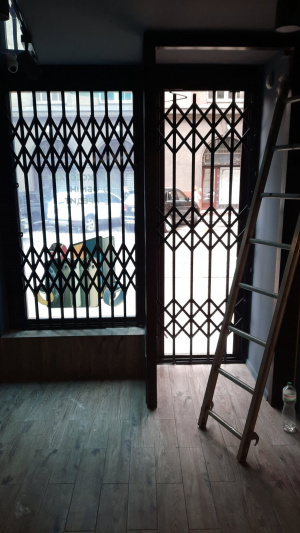 Розсувні решітки металеві на двері, вікна, балкони, вітрини. Виробництво і установка по всій Україні