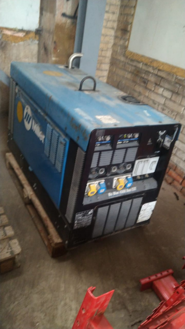 Двухпостовой дизельный сварочный генератор Big Blue 450 Duo CST фирмы Miller Electric
