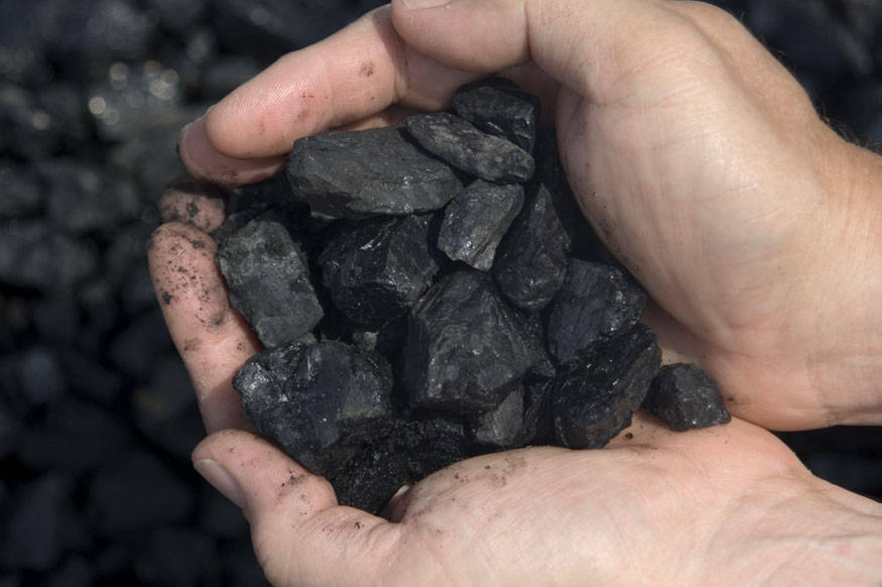 Каменный уголь неисчерпаемый. Каменный уголь. Полезные ископаемые уголь. Каменный уголь для детей. Минеральные ресурсы.