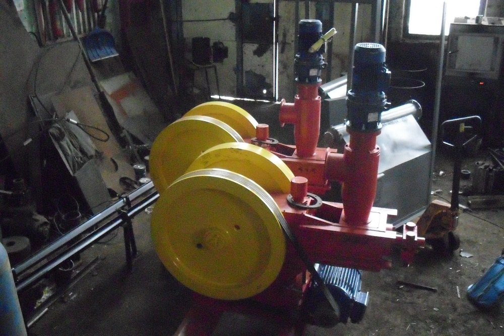 ударно механический пресс для брикетов. ударный пресс для металла. механический пресс мп500 для брикетирования опилок. станок для топливных брикетов из опилок. ударно механический пресс для производства топливных брикетов.