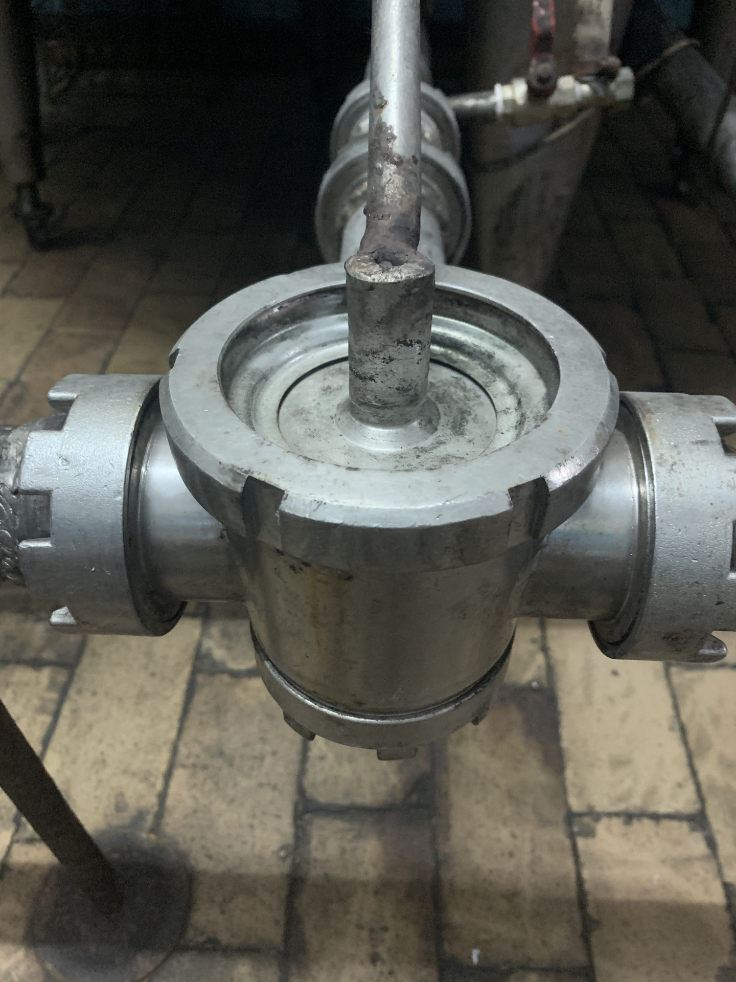 кран молочный 3х - ходовой нерж купить Б/У в Астрахани по цене 4 950 ...