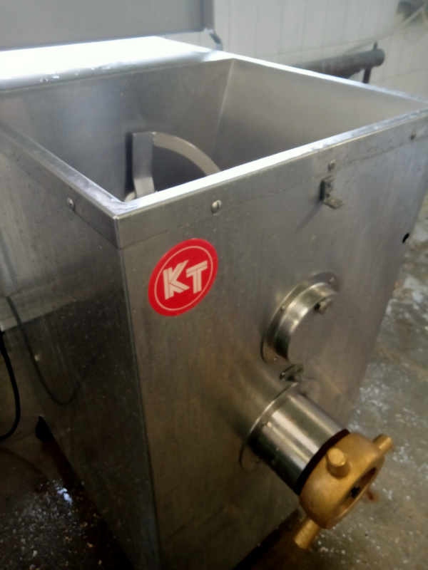 Промышленная мясорубка KT LM-130/А