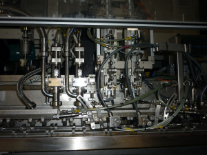 Автомат Volpak SP-220 L2F для фасовки в дой-пак с вертикальным колпачком/дозатором