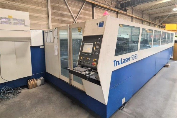 Лазерная установка TRUMPF TruLaser 5060 со сменным столом с рабочей зоной 6х2м с газовым резонатором 6000Вт