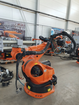 КОМПЛЕКТ робот KUKA KR-210 — 2 + позиционер 3-х осевой KPF3