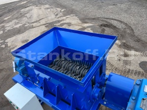 Универсальный промышленный шредер для для древесины, пластика, стекла, тонкой резины, картона, полиэтилена, фанеры, медицинских отходов, бумаги ШДП-2200