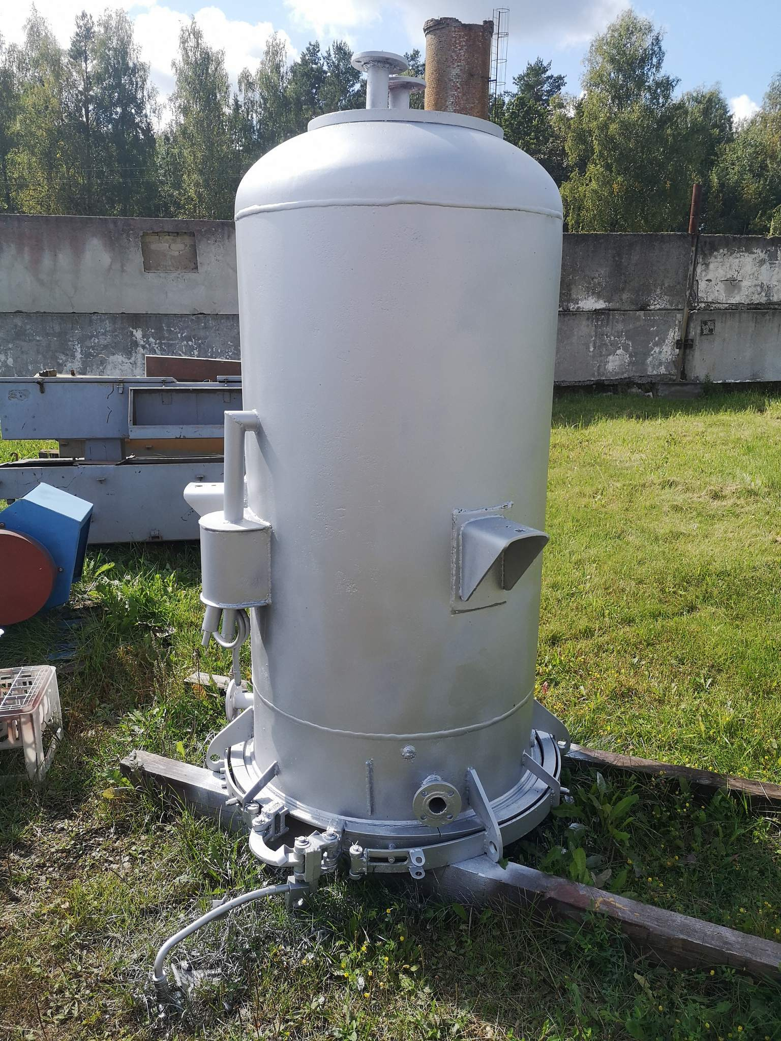 автоклавы вертикальные б6-ка2-в-2. б6-кав-2. автоклавы вертикальные б6-ка2-в-2. вертикальный промышленный паровой автоклав. автоклав вертикальный б6-кав-2.