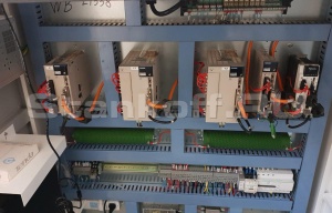 Лазерный станок для резки листового металла и труб LF3015LNR/3000 IPG