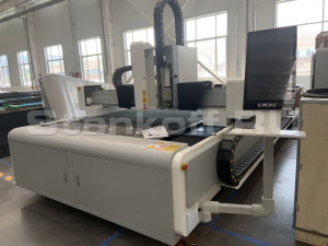 Оптоволоконный лазерный станок для резки металла LF6015C/4000 Raycus