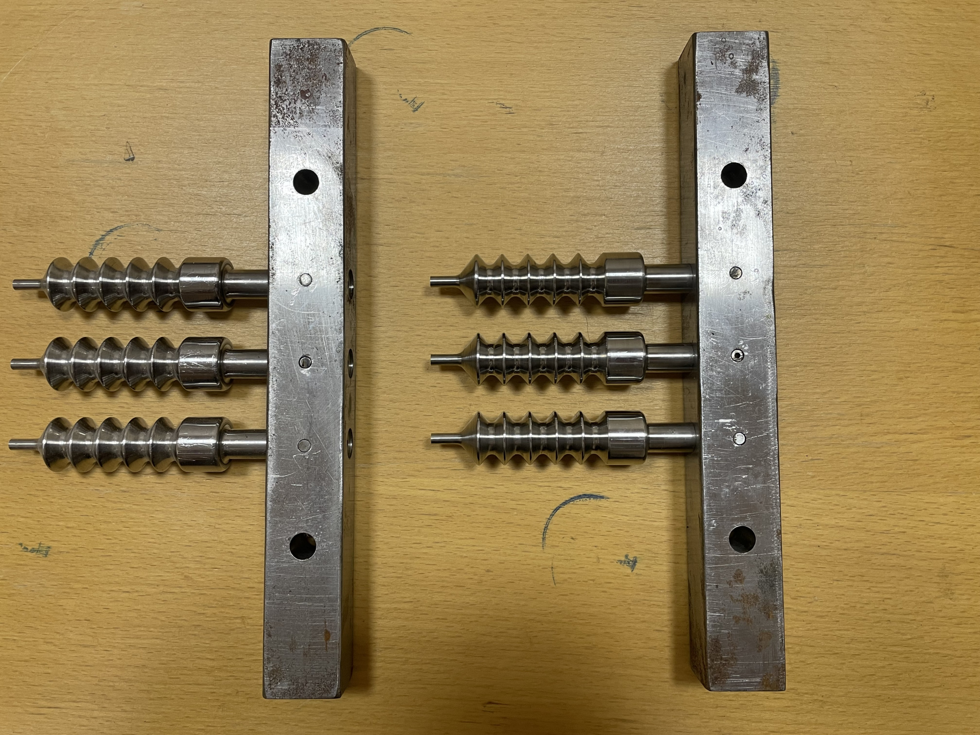 новую прессформу для изготовления защитного кожуха троса ручного ...