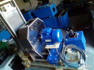 Гранулятор для переработки полимерных отходов стренгового типа