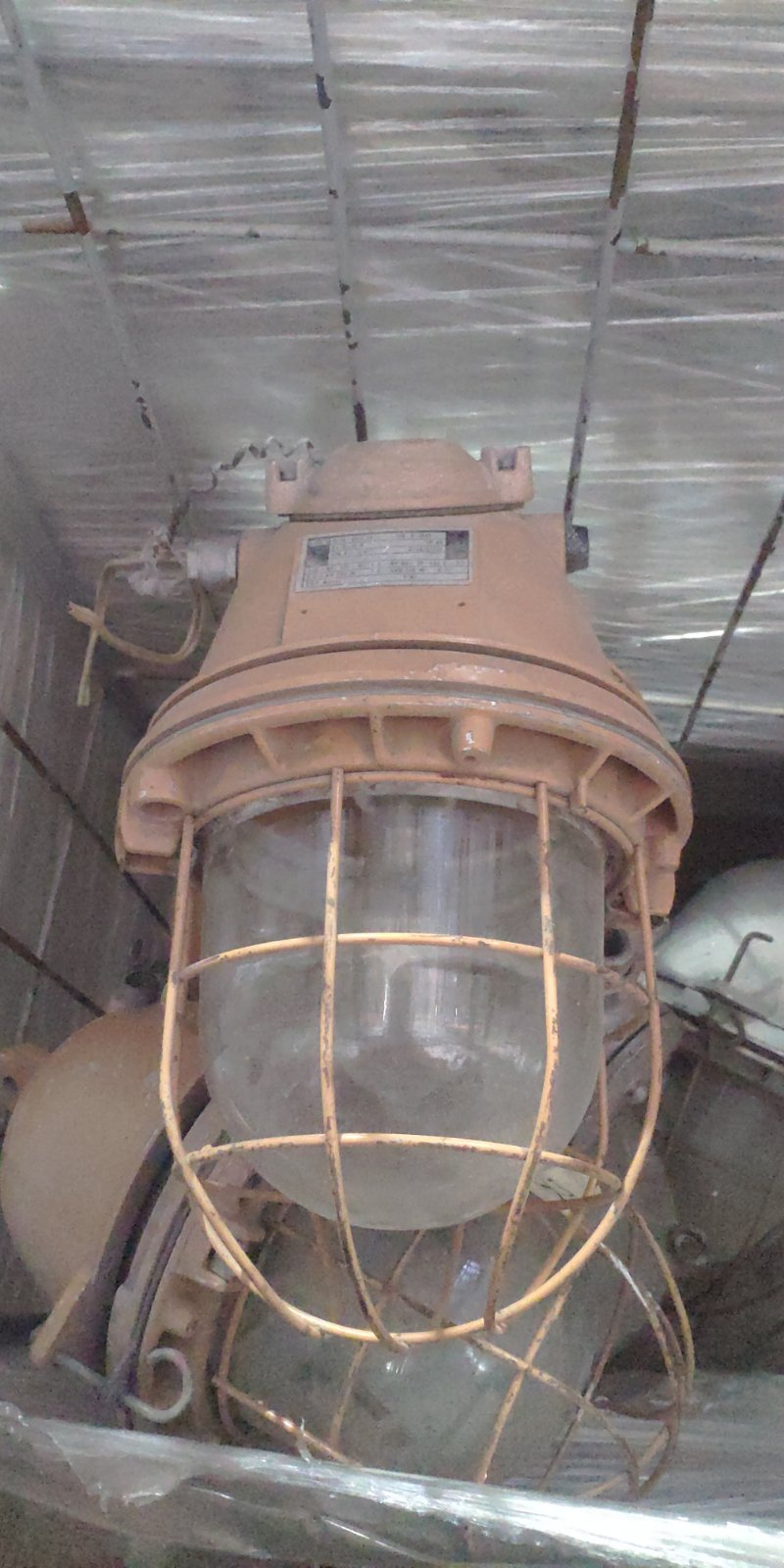 Куплю светильники взрывобезопасные, марки ВЗГ, ЛСРО, НСП, Н4БН, ОМР ...